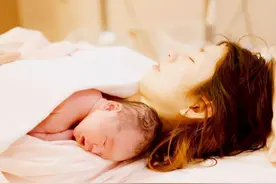 “一月睡二月哭三月攒肚”，面对3个月以下的婴儿，家长该咋带？图片