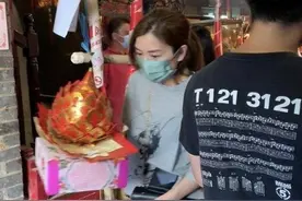 TVB花旦黄智雯现身庙里祈福，被指为视后探路，皆因对手太强劲图片