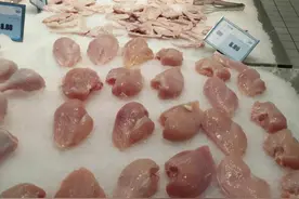 市场散装冻鸡肉从哪来？能不能吃？超市员工给你答案，弄懂涨知识图片