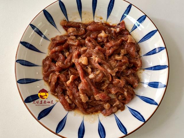 它含20种氨基酸，贵也要多给孩子吃，腌一腌再炒，鲜香软嫩好消化