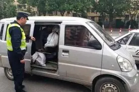 面包车不能拉人也不能载货？车主气笑反问交警：难道拉空气？图片