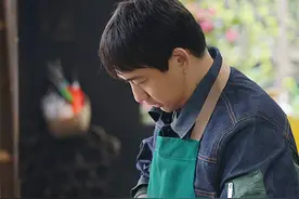 《向往的生活》第五季张艺兴勇闯鸡窝 杨紫游戏引爆笑图片