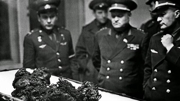 最惨烈航天悲剧，高层压力下强行发射，返回舱崩裂只剩下几块骸骨