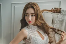 非常妩媚漂亮的阿姨诶图片