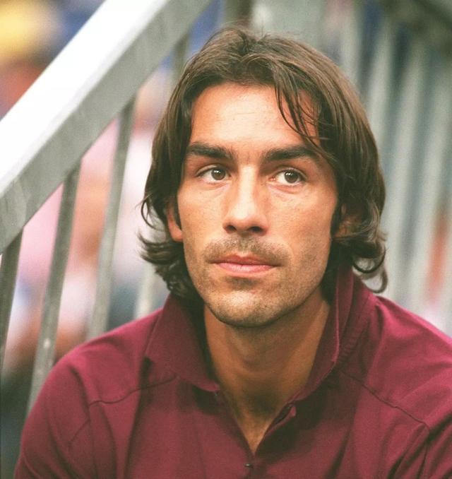 同样感谢温格把阿森纳历史上最伟大的七号罗伯特·皮雷带到海布里球场