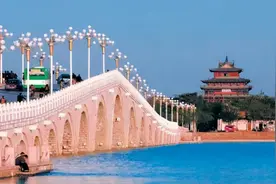 你好，我叫聊城，这是我的最新简历！图片