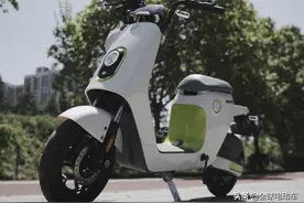 续航110公里，质保6年，绿源电动车INN07这项功能有一看图片