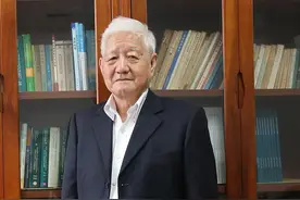 14岁辍学，年少失聪，他不断突破自我当选院士，科研成果国际领先！图片