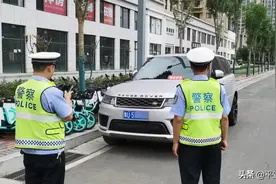 创建文明城市 济源交警“在路上”图片