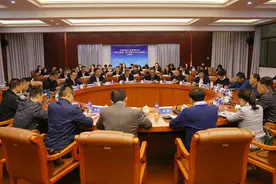 云南民大附中达到晋升省一级二等完中办学水平图片