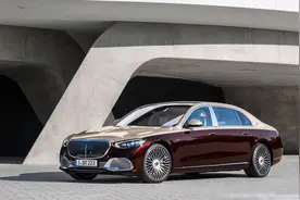 梅赛德斯-迈巴赫S680 搭载6.0T双涡轮增压V12发动机图片