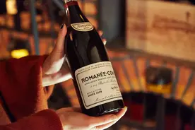 9款“天价”酒，1瓶2千万，有钱人说贵，网友：没见过，喝不起图片