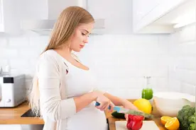 怀孕到了中后期，孕妈可别太勤快，3种不当动作或将引发胎儿缺氧图片