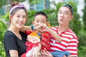 应采儿晒全家福，产后两月身材仍圆润，这才是产妇该有的样子图片