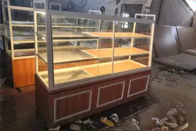 浅析面包展示柜必备功能及主要款式有哪些？图片