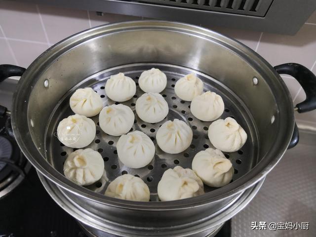 一咬直冒汁的大包子，皮都是香的，调馅有技巧，比灌汤包好吃省事