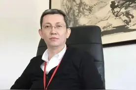外国小伙9岁学汉语，留学北京名校，本科毕业进入国企，还娶了中国媳妇！图片
