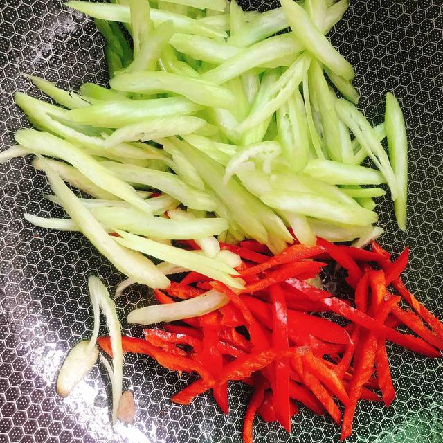 家里条件再差也要给孩子吃它，每周吃2次，补钙健脑，长高个