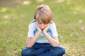 孩子的同情心咋培养？娃天生自带，父母自以为是教养迷失了图片