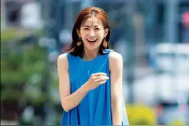 今夏火了一种裙子，叫“宽松连衣裙”，时髦又遮肉，百搭不挑身材图片