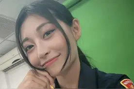 被身材耽误的音乐人，穿警服拍反毒影片，被封“最美女警”图片