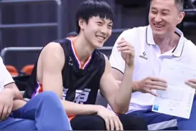 全运会球员上脚球鞋汇总：张镇麟穿AJ35扣篮，胡明轩科比8抢眼图片