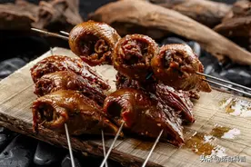 老话常说“十年鸡头胜砒霜”，鸡冠到底能不能吃？真的有毒吗？图片