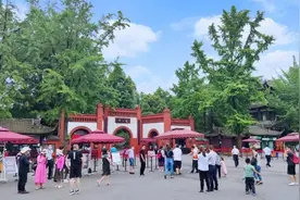 这些西北人，为啥都住进了都江堰？图片