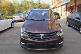 第一代宝骏730，10万元内家用商务两不误，老百姓最钟情的七座车图片