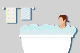 洗澡时，总能搓出泥，是皮肤太脏了，还是湿气重？图片