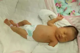 宝宝刚出生就有黄疸？孕期饮食有“3忌”，孕妇别触碰胎儿少遭罪图片
