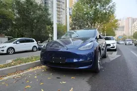 不挂车牌、遮挡车架号？拖！图片