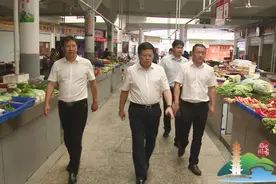 董东明书记来到剪子口农贸市场、前进社区等地督查图片