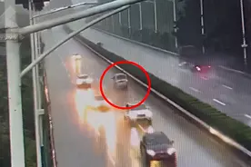 “疯狂面包车”高速上逆行，警车靠近劝阻，不料，司机竟加速了图片