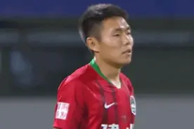 27岁“恒大弃将”昨晚踢出C罗式电梯球：难怪李铁就想召他图片