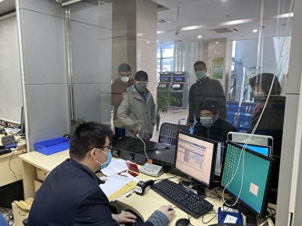 上海房地产交易中心：网约办理时间，开通辅导热线