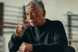 为李小龙扫墓48年的日裔徒弟，96岁去世，献上一生友谊与忠诚图片