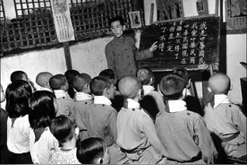 1949年渣滓洞大屠杀，女同志扎进厕所尿池，成为唯一幸存女战士？图片
