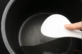 饭勺上小疙瘩，作用真大，可惜活了30年，现在才知道图片