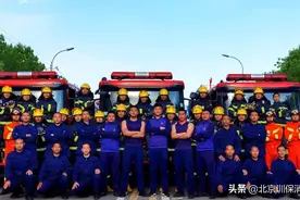 谱写新时期水与火的青春之歌 北京总队新入职消防员培训大队励志呈现“七部曲”图片