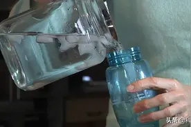 一升0度的水与一升100度的水相融，是不是两升50度的水？当然不是图片