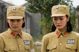 国民党2名女兵被我军俘虏，李克农：把穿长靴的放了！手下一脸懵图片