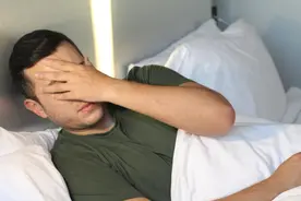 男人激情后倒头就睡，说明不爱对方了？建议不要漏了这4件事图片