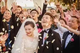 31岁王栎鑫官宣离婚，5年婚姻儿女双全，感情破裂早有预兆？图片