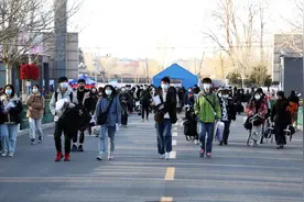 央美复试仅两千人参加！超高难度考题公布，这怕不是在选哲学家？图片