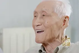 吾家吾国丨女航天员王亚平与百岁前辈隔空对话图片