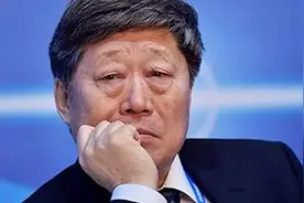 寒窗十年无人问，怒砸冰箱一夜知，海尔张瑞敏的崛起之路图片
