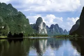 阳朔山水空灵飘渺图片