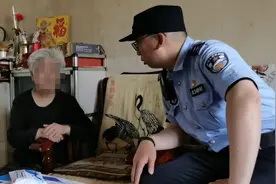 奶奶 别怕 有我们陪您图片