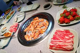 肌肉男一个月吃160袋鸡胸肉致肾损伤，蛋白质摄入过多了图片